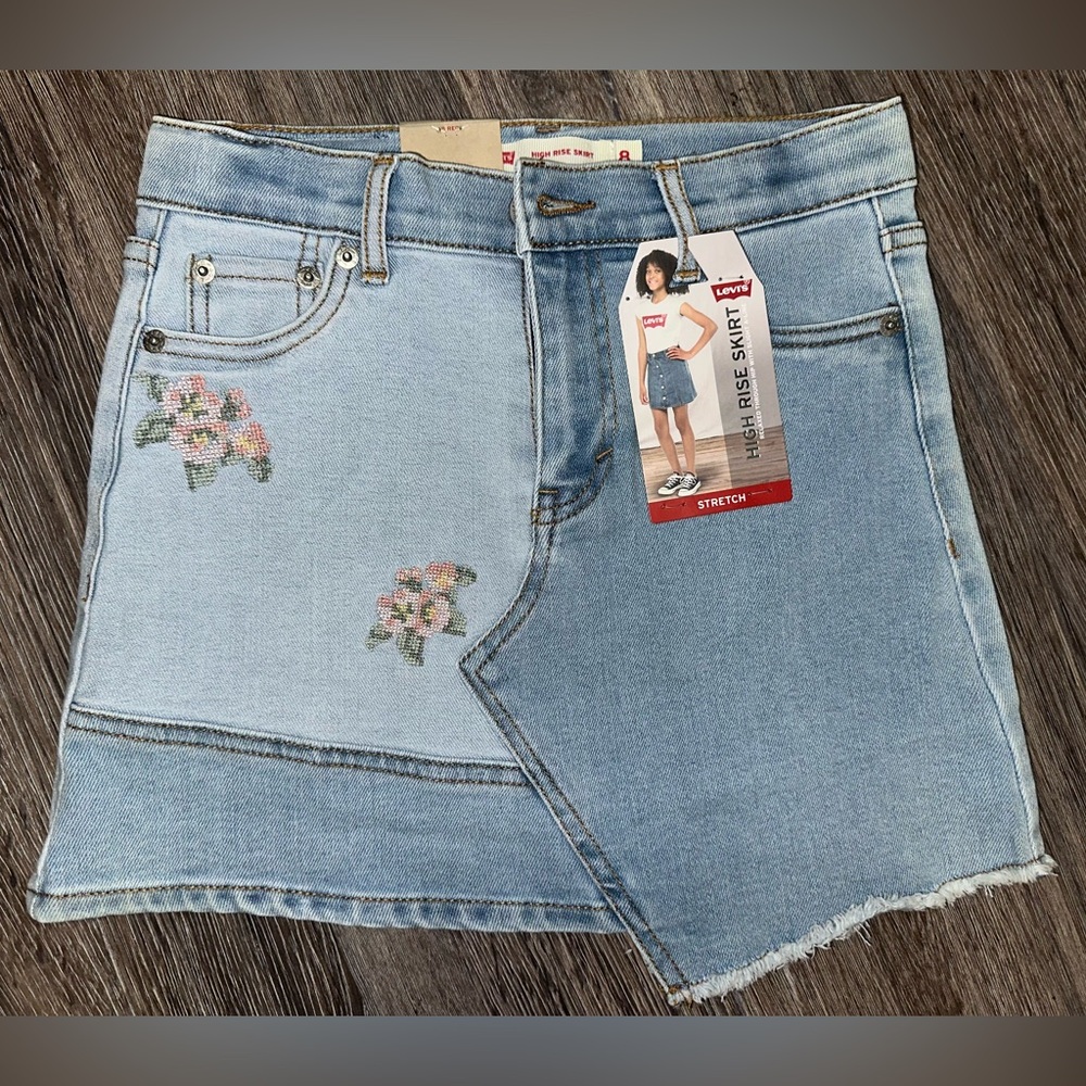 NWT Levi's Girls Light Blue Floral Embroidered Denim High Rise Cut Off Skirt